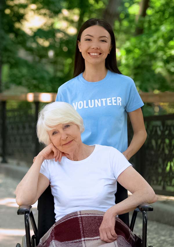 volunteer-with-seniors